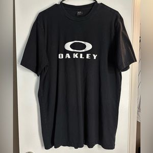 Oakley T-shirt